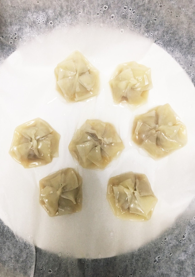 包み方も簡単☆餃子の皮でお手軽小籠包-レシピのメイン写真
