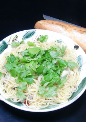 シーフードとパクチーのアヒージョ・パスタ-レシピのメイン写真