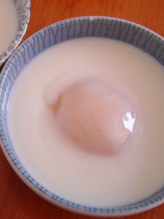 おかし♪な目玉焼き*杏仁豆腐と黄桃で-レシピのメイン写真