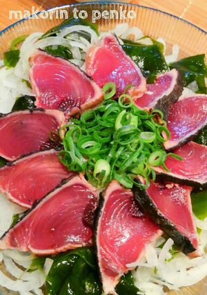 新玉ねぎと生わかめの鰹たたきラーぽんがけ-レシピのメイン写真