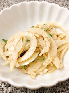 新玉ねぎと大葉のゴマドレサラダ-レシピのメイン写真