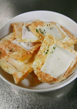 余った焼売の皮でチーズせんべい♪-レシピのメイン写真