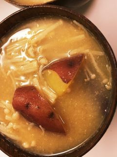 簡単!さつまいもとえのきの味噌汁-レシピのメイン写真