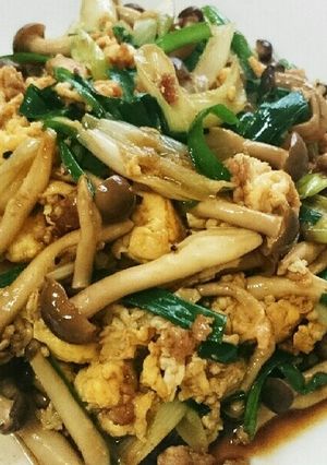 簡単!!しめじと挽き肉でカレー風味ニラ玉-レシピのメイン写真
