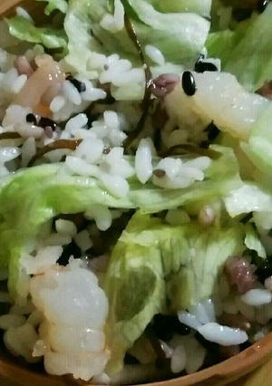 塩昆布とレタスとゆでえびのまぜごはん-レシピのメイン写真