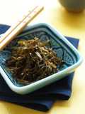 刻み昆布のにんにく生姜炒め