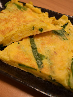 粉物好きのためのニラとキャベツの卵焼き-レシピのメイン写真