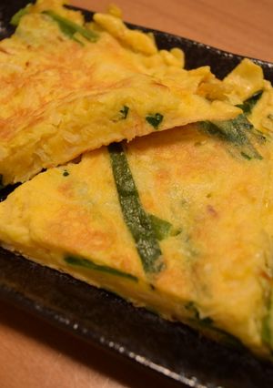 粉物好きのためのニラとキャベツの卵焼き-レシピのメイン写真