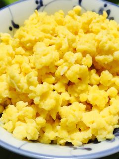 しっとりおいしい♪かんたんたまごそぼろ♪-レシピのメイン写真