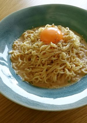 インスタント麺ランチ♡冷製みそボナーラ-レシピのメイン写真