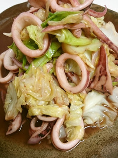 簡単♪イカとキャベツのにんにく醤油炒め-レシピのメイン写真