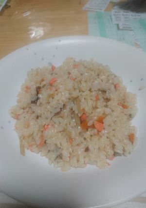 朴葉入り鮭炊き込みご飯-レシピのメイン写真