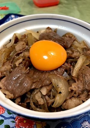 牛丼の卵黄のせ-レシピのメイン写真