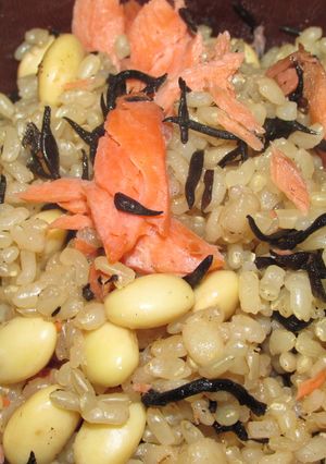 塩鮭の炊込みご飯☆たっぷり大豆＆ひじき-レシピのメイン写真