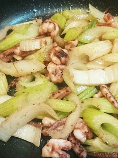 セロリとイカのレモン炒め-レシピのメイン写真