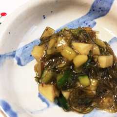 รูปของ オクラ・みょうが・がごめ昆布で旨出汁