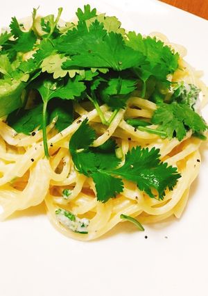 パクチークリームパスタ-レシピのメイン写真
