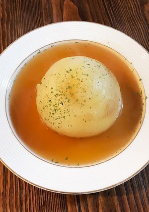 玉葱が甘〜い♡丸ごと玉葱スープ-レシピのメイン写真