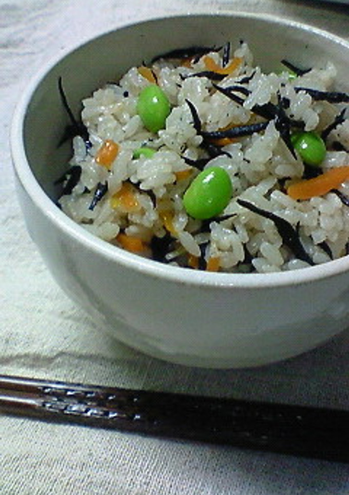 じゃことひじきの炊き込みご飯-レシピのメイン写真