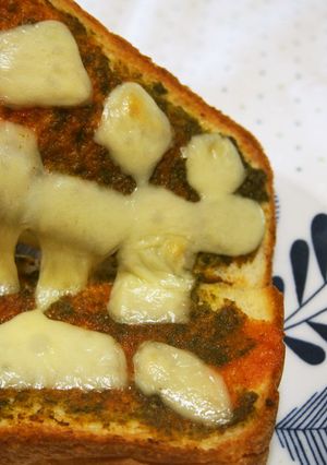 ジェノベーゼソースで本格食パンピザに！-レシピのメイン写真