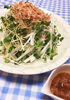 貝割れ大根のサラダ☆梅ドレッシング-レシピのメイン写真
