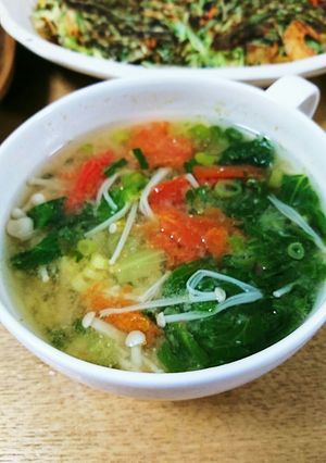 トマトえのき茸、レタスの味噌汁-レシピのメイン写真