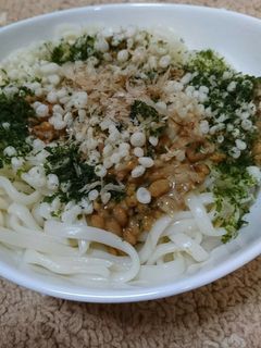簡単!納豆混ぜ混ぜ冷やしうどん-レシピのメイン写真