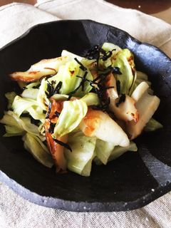 お弁当にも!キャベツとちくわの塩昆布炒め-レシピのメイン写真