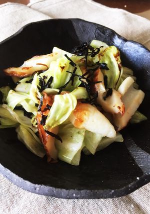 お弁当にも！キャベツとちくわの塩昆布炒め-レシピのメイン写真