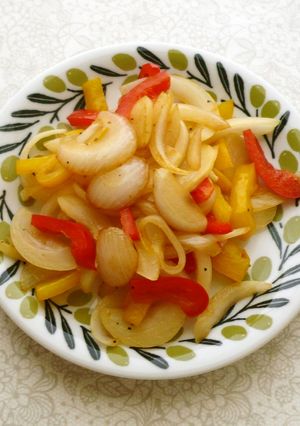 お弁当にも♪新玉ねぎとパプリカ炒め-レシピのメイン写真