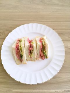 ビーツ入り甘酒マヨサンドイッチ-レシピのメイン写真