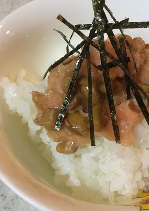 納豆とサーモンたたき丼-レシピのメイン写真