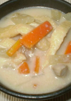 ちょっと甘めの土鍋で作る鶏肉入り粕汁♪-レシピのメイン写真