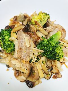 簡単!きのこと豚肉のマヨネーズ炒め-レシピのメイン写真