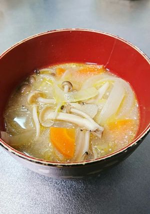 野菜が美味しいマヨ味噌汁-レシピのメイン写真