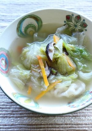 余ったレタスと餃子で美味しい中華スープ-レシピのメイン写真