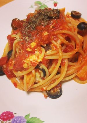 トマトとチーズとキノコとオリーブのパスタ-レシピのメイン写真