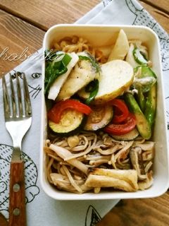 お弁当に♪焼きキノコと揚げのおかか和え-レシピのメイン写真