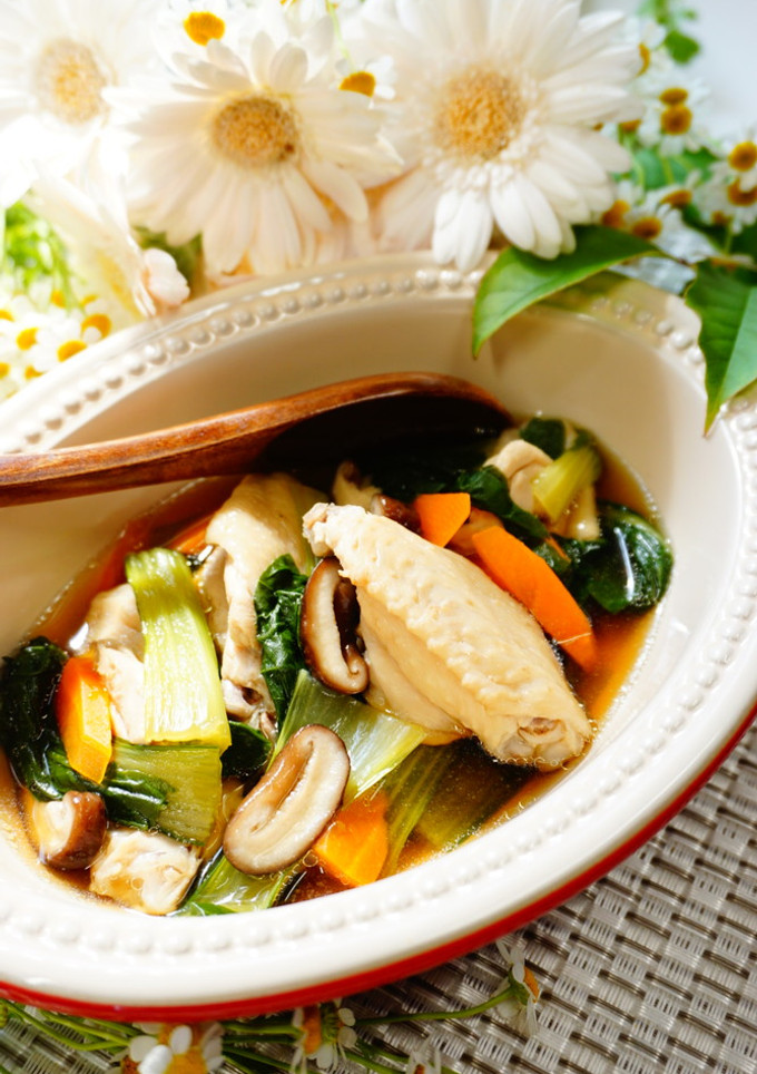 【青梗菜と鶏手羽中の中華煮込み】万能煮込-レシピのメイン写真
