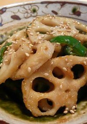 簡単副菜☆レンコンとピーマンの甘味噌炒め-レシピのメイン写真