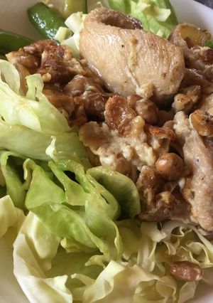 納豆と鶏の生姜焼きのオムレツサラダ-レシピのメイン写真