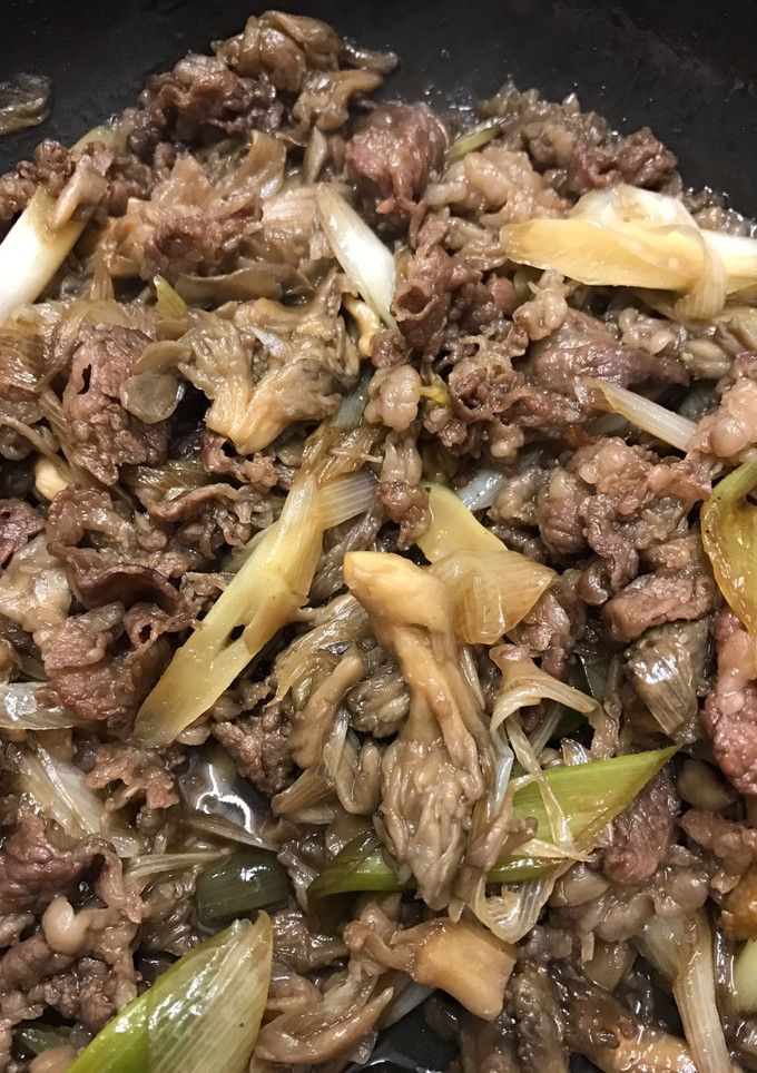 牛肉と長ネギとマイタケの煮物-レシピのメイン写真