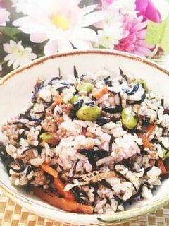 ひき肉とひじきの混ぜご飯-レシピのメイン写真