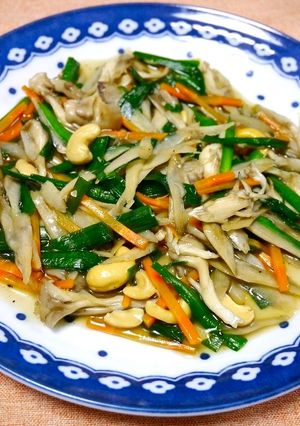 肝臓腎臓に栄養！ニラカシューナッツの旨煮-レシピのメイン写真