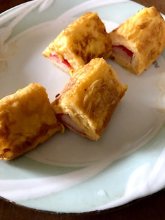 三角のカニカマ入り卵焼き-レシピのメイン写真