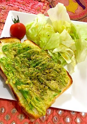 簡単なのに超美味い！アボカドトースト-レシピのメイン写真