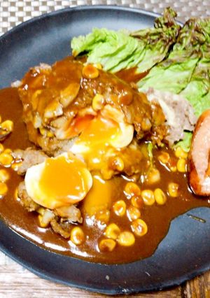 爆弾ハンバーグIN卵ととろけるチーズ-レシピのメイン写真