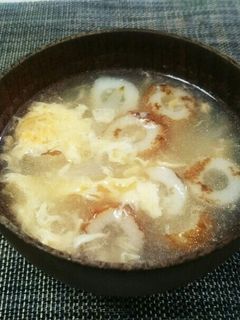 簡単!焼きちくわ玉ねぎの鶏ガラ卵スープ-レシピのメイン写真