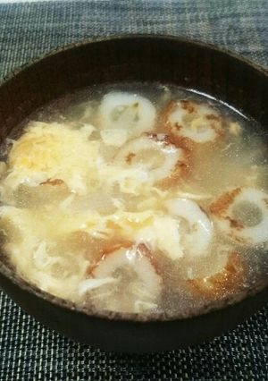 簡単!焼きちくわ玉ねぎの鶏ガラ卵スープ-レシピのメイン写真