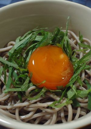 コクあり～！漬け卵黄そば-レシピのメイン写真